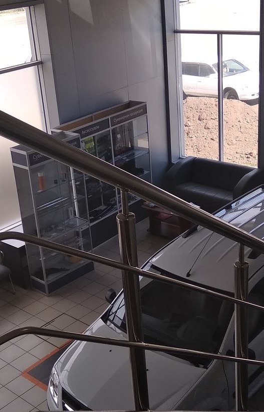 Выполненный заказ — Лестничные ограждения в автосалоне ЛАДА Центр, г. Томск, июнь 2019