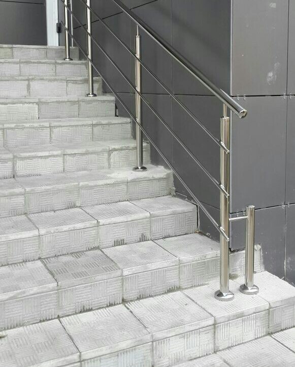 Выполненный заказ — Лестничные ограждения в частном коттедже на ул. Каспийской, г. Томск, январь 2018